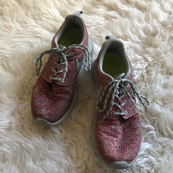 LIMITED EDITION Nike Roshe Run Speckled Pink/Grey - Picture 2 of 7